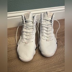 Men’s Adidas high tops size 10.5
